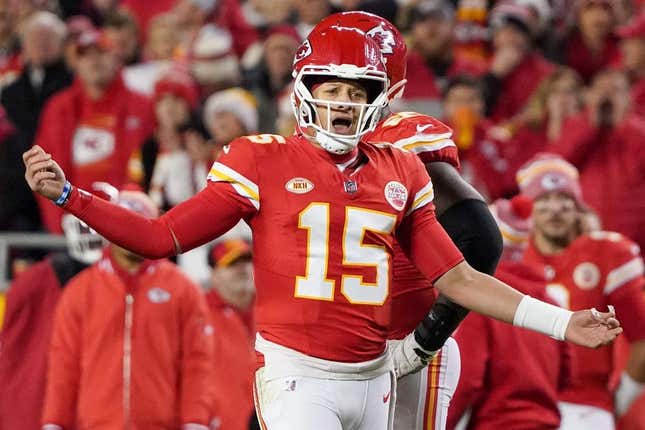 Chiefs' Andy Reid, Patrick Mahomes fined $150K for criticizing refs