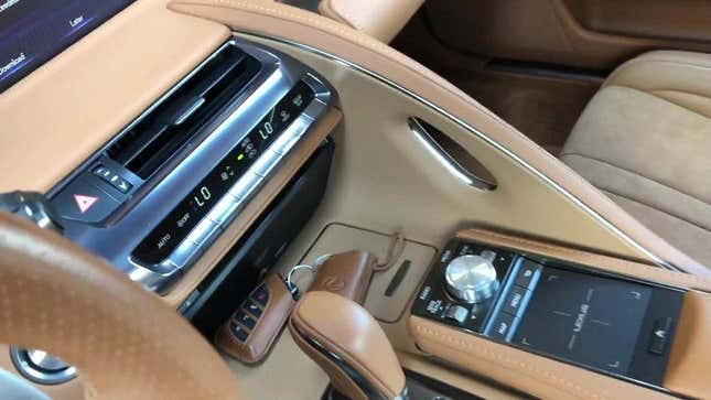 Bild für Artikel mit dem Titel „Für 48.999 US-Dollar: Ist dieser 2018 Lexus LC 500 bereit für die Tour?“