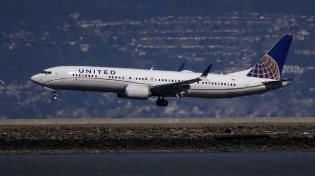 Atterrissage d’un avion Boeing 737 Max de United Airlines.