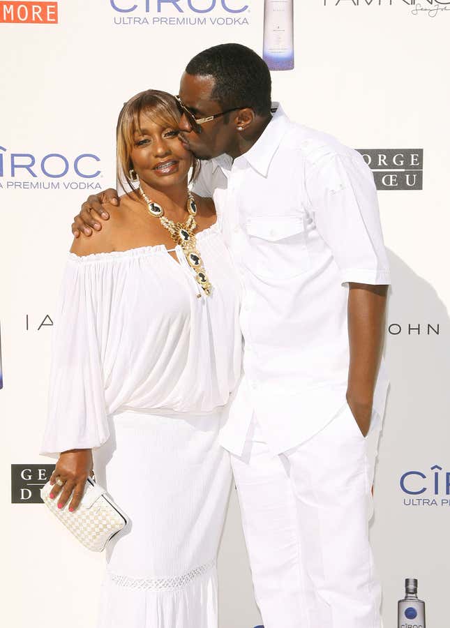 Janice Combs and Sean “Diddy” Combs arrive to the White Party to benefit Malaria No More held at a private residence on July 4, 2009 in Beverly Hills, California.