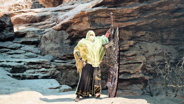 A Mending Mantle-wearing hunter poses with a Great Sword.