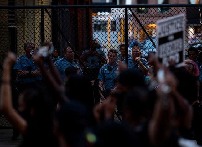 Image for article titled Minneapolis Police Say They’re ‘Hunting Activists’ on New Bodycam Footage From George Floyd Protests