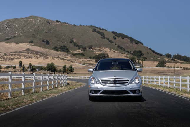 Image for article titled Daddy Wants To Drag: Driving A 2007 Mercedes AMG R63