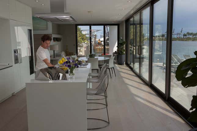 Image for article titled 7 things home buyers want in 2025, according to Redfin
