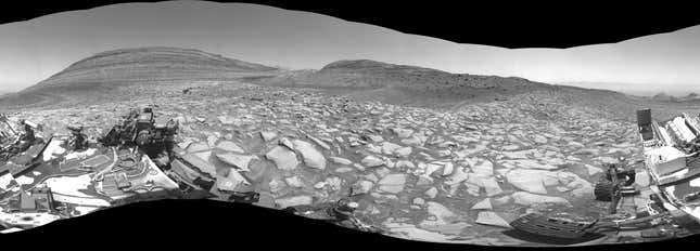 Image for article titled New Mars Panorama From NASA's Curiosity Rover Offers Glimpse Into Planet’s Watery Past