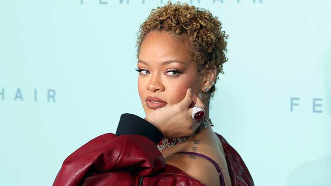 Image for article titled Rihanna Publicly Calls out Hater Who Tried to Diss Her Babies