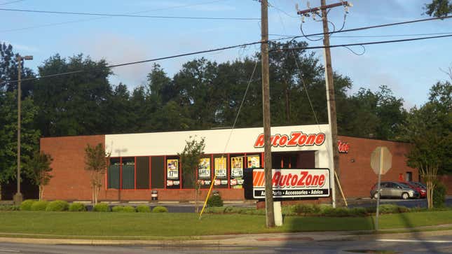 a photo of a rural autozone building