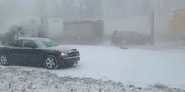 Image for article titled Snow And Fog Cause 50-Plus Vehicle Pileup On I-81 In Pennsylvania