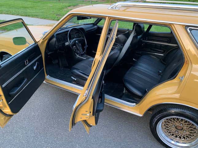 Image for article titled At $16,500, Is This 1973 Toyota Corona Mark II A Crowning Achievement?