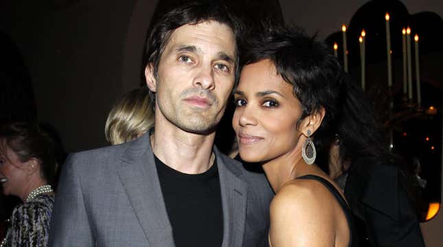 Image for article titled Halle Berry&#39;s Wild Roller Coaster Romantic History