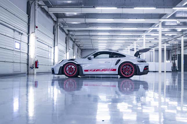 Image for article titled Every Ridiculous High-Tech Feature on the 2023 Porsche 911 GT3 RS