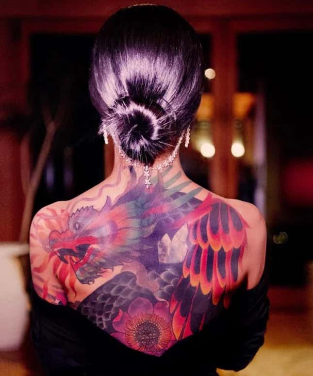Imagen para el artículo titulado El impactante y secreto significado de los tatuajes de tus famosos favoritos