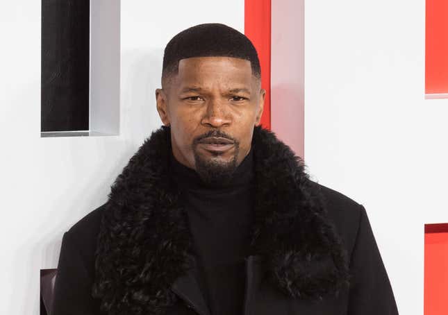 Image for article titled An Emotional Jamie Foxx Makes His First Major Appearance Since Emergency Hospitalization