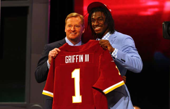 Image for article titled Robert Griffin III to Drop &#39;Explosive Tell-All&#39; Book About &#39;Dysfunctional&#39; Washington Football Team