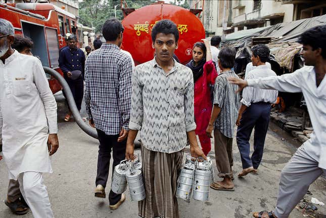 Raghubir Singh. Dhabawallah, or professional lunch distributor, Bombay, Maharashtra, 1992.