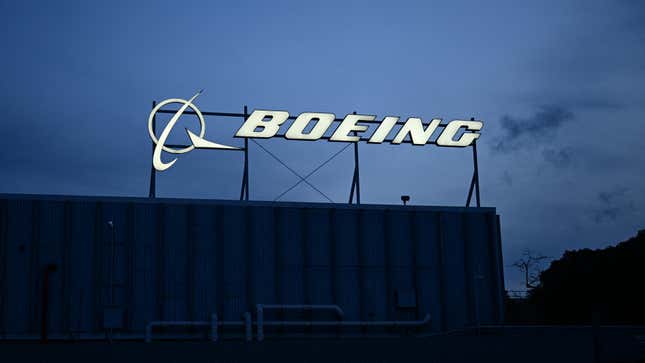 business new tamfitronics A Boeing building