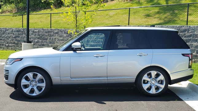 A photo of a silver Range Rover SUV from 2018.
