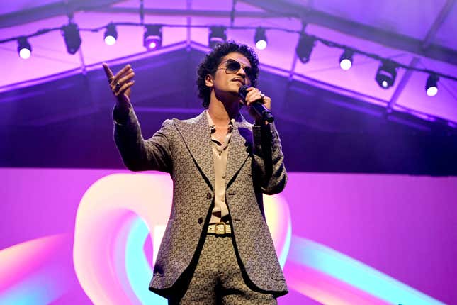 Bruno Mars performs onstage during the 25th annual Keep Memory Alive ‘Power of Love Gala’ benefit for the Cleveland Clinic Lou Ruvo Center for Brain Health at Resorts World Las Vegas on October 16, 2021 in Las Vegas, Nevada.