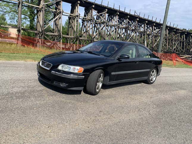 Image for article titled At $6,000, Is This 2004 Volvo S60R A Swede Deal?