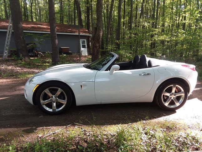 Image for article titled I'm A College Kid With A Limited Budget And I Need A Reliable Ride! What Car Should I Buy?
