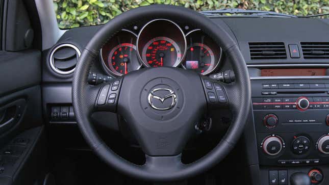 Image for article titled Mazda Is Recalling Over 260,000 Cars Because The Steering Wheel Logo Might Explode Into Your Face After Airbag Deployment