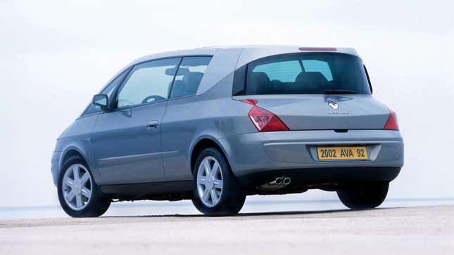 A silver Renault Avantime.