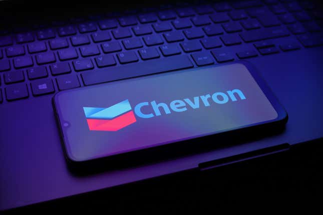 Image for article titled Chevron builds natural gas plants to power U.S. data centers