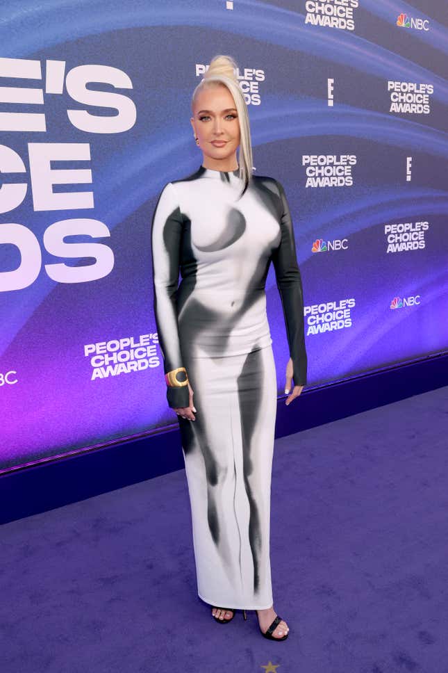 SANTA MONICA, CALIFORNIA - DECEMBER 06: 2022 PEOPLE'S CHOICE AWARDS -- Pictured: Erika Jayne arrives to the 2022 People's Choice Awards held at the Barker Hangar on December 6, 2022 in Santa Monica, California. -- (Photo by Chris Polk/E! Entertainment/NBC via Getty Images)
