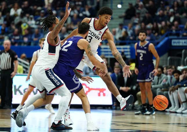 Tristen Newton powers No. 6 UConn in rout of Stonehill