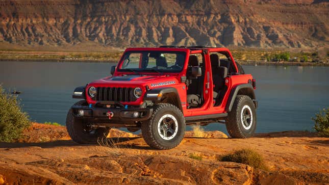 Image for article titled Jeep Knew About Wrangler 4xe PHEV Fire Risk And Kept Selling Them Anyway: Lawsuit