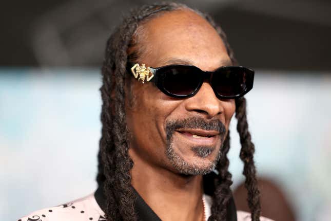 LOS ANGELES, CALIFORNIA - APRIL 18: Snoop Dogg attends the premiere Of FX’s “Dear Mama” at Academy Museum of Motion Pictures on April 18, 2023 in Los Angeles, California. 