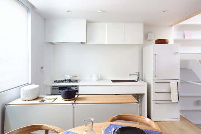 Image for article titled Muji’s “Vertical House” isn’t the only nifty prefab home on the market now
