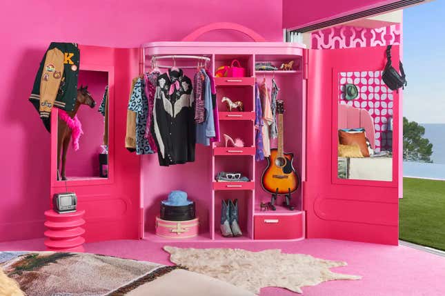 Barbie’s Malibu DreamHouse Ken’s Way
