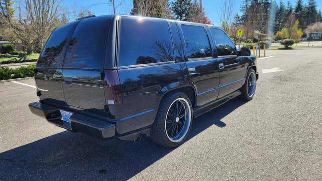 Image for article titled At $9,500, Is This 2000 Chevy Tahoe Limited An Infinitely Good Deal?