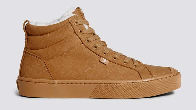 Caturi Suede Sneaker | $179 | Cariuma
OC Therma Suede Boot | $149 | Cariuma
