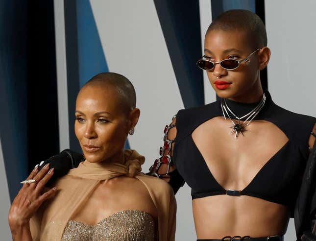 Jada Pinkett Smith, Willow Smith, Will Smith attend the 2022 Vanity Fair Oscar Party hosted by Radhika Jones at Wallis Annenberg Center for the Performing Arts on March 27, 2022 in Beverly Hills, California. 