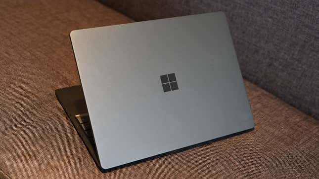 Microsoft releases Minecraft for Chromebooks. Who needs the