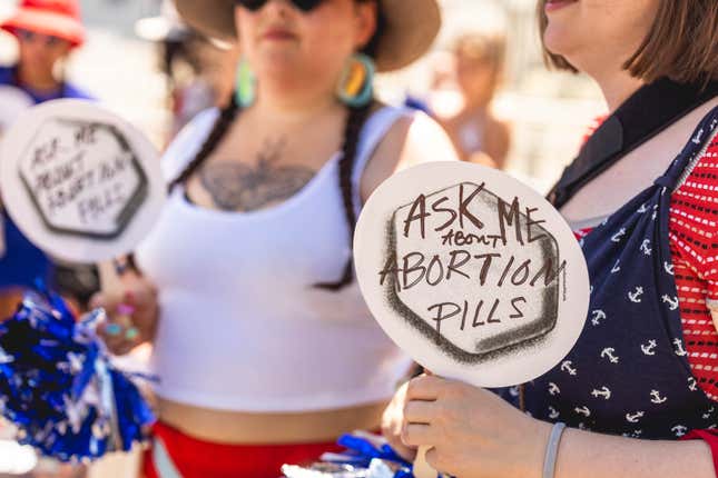 Image for article titled Republicans Are Trying to Ban Speech About Abortion Pills. Activists Are Vowing 'Mass Defiance.'