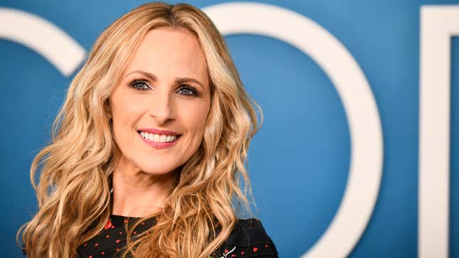 Image for article titled Marlee Matlin Plays Billy Joel in Her Car, Has Strong Opinions on Deaf Humor