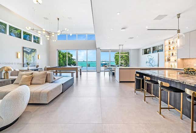 Image for article titled A Peek Inside Diana Ross&#39; Lavish Miami Home