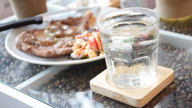 How Restaurants Choose Their Water Glasses