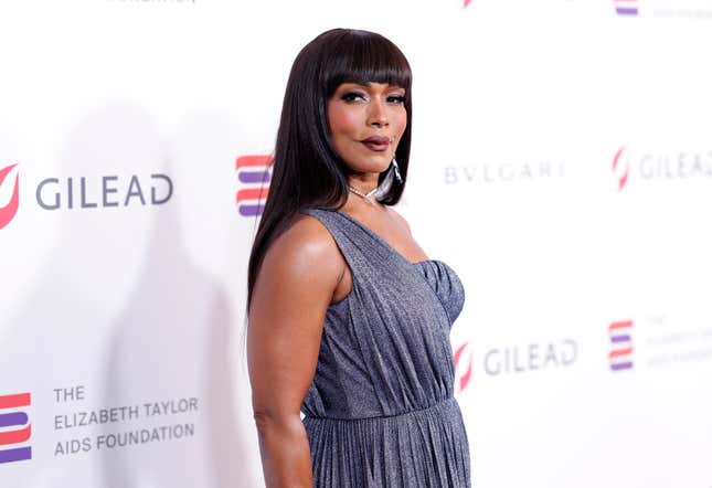 Image for article titled Oscar-Winning Style: Angela Bassett’s Best Red Carpet Looks