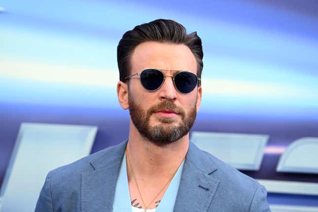 Image for article titled Chris Evans Wants to 'Pour All’ of Himself Into Someone and I Volunteer