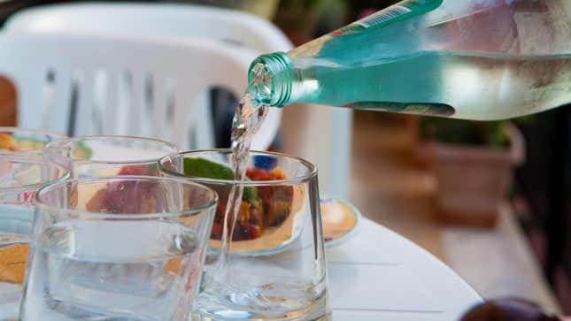 Image for article titled Restaurants Need to Change the Way They Think About Water