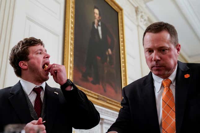 Image for article titled Trump finally got the White House banquet of his dreams