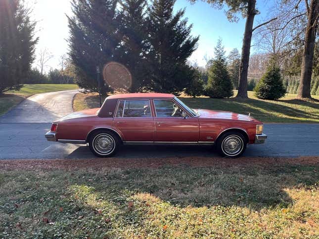 Image for article titled At $7,500, Would You Do A Lap Of Luxury In This 1976 Cadillac Seville?