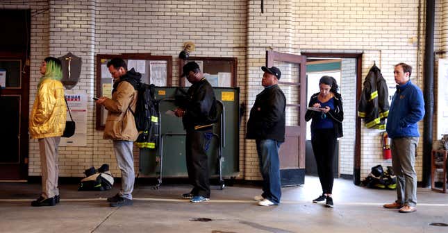 Image for article titled Photos: Americans line up to vote in the 2018 midterms