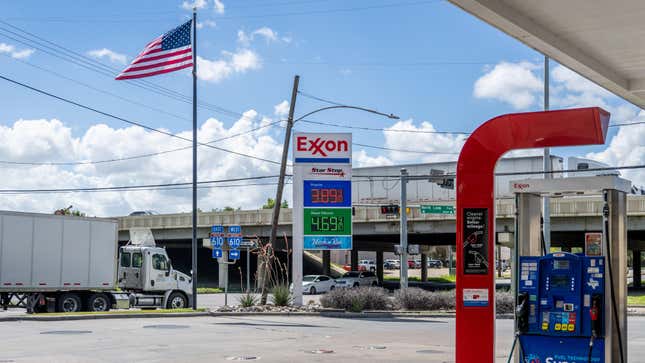 Image for article titled Hurricane Season Could Screw Up Gas Price Relief at the Pump