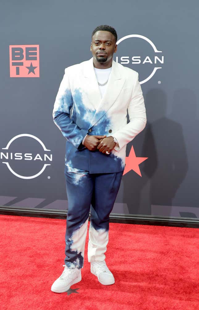 Image for article titled BET Awards 2022: Red Carpet Looks