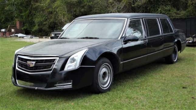 Image for article titled This Custom Cadillac Looks Like a Dollar Store Version of the Presidential Limo